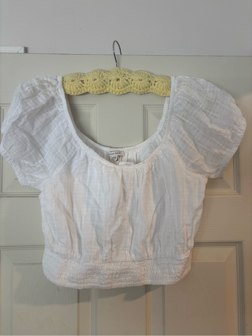 American Eagle Outfitters White Cropped Scoop-Neck Puff Sleeve Top